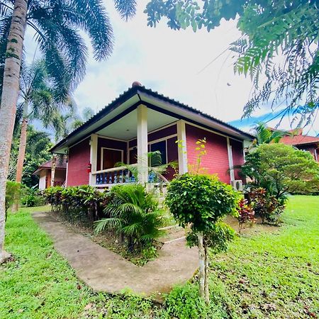 Отель Khao Sok Nung House Khao Sok National Park Экстерьер фото