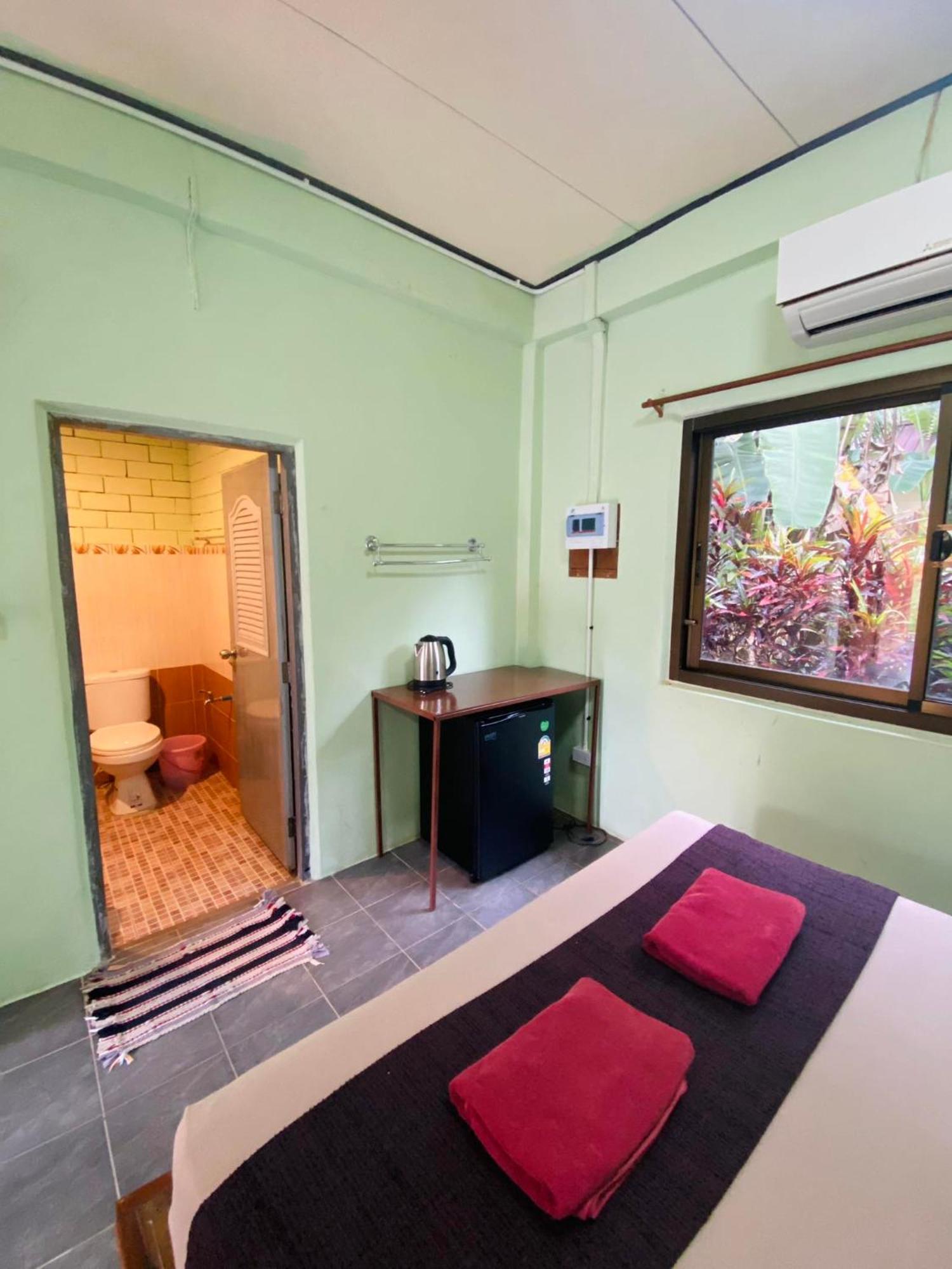 Отель Khao Sok Nung House Khao Sok National Park Экстерьер фото