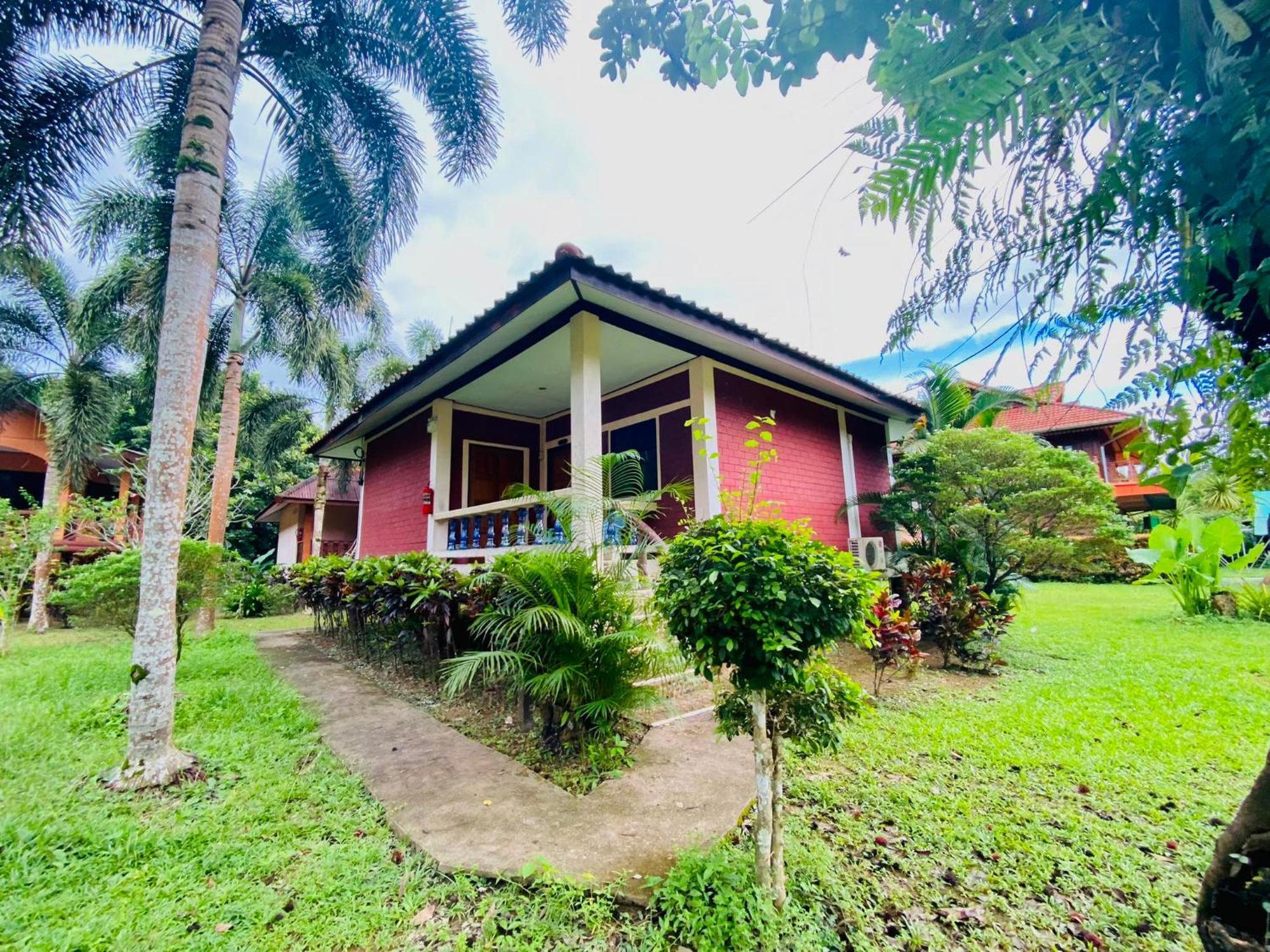 Отель Khao Sok Nung House Khao Sok National Park Экстерьер фото
