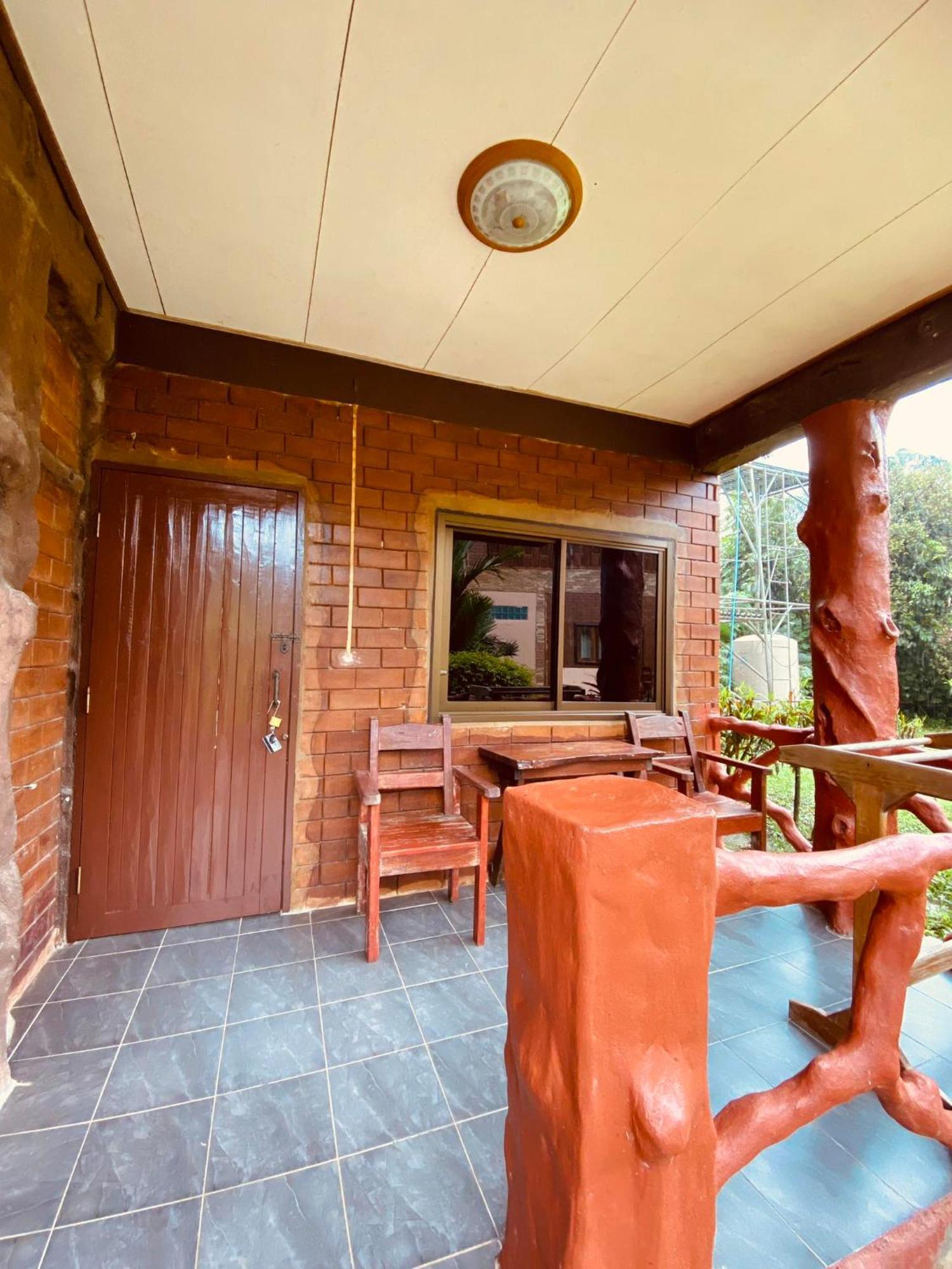 Отель Khao Sok Nung House Khao Sok National Park Экстерьер фото
