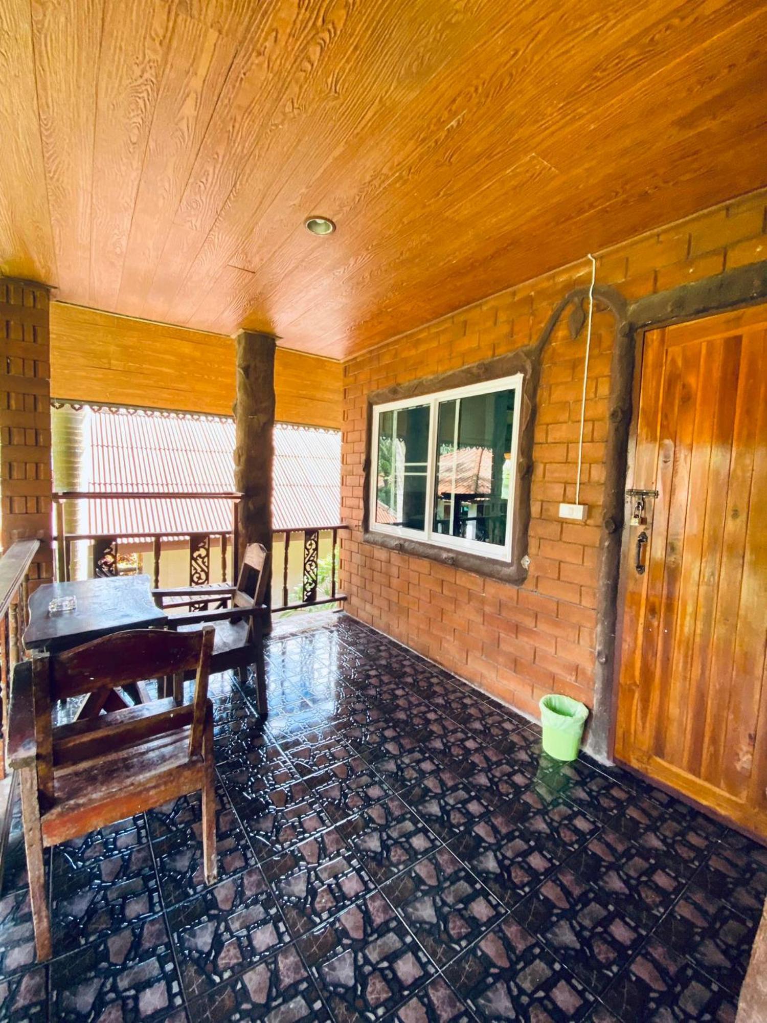 Отель Khao Sok Nung House Khao Sok National Park Экстерьер фото