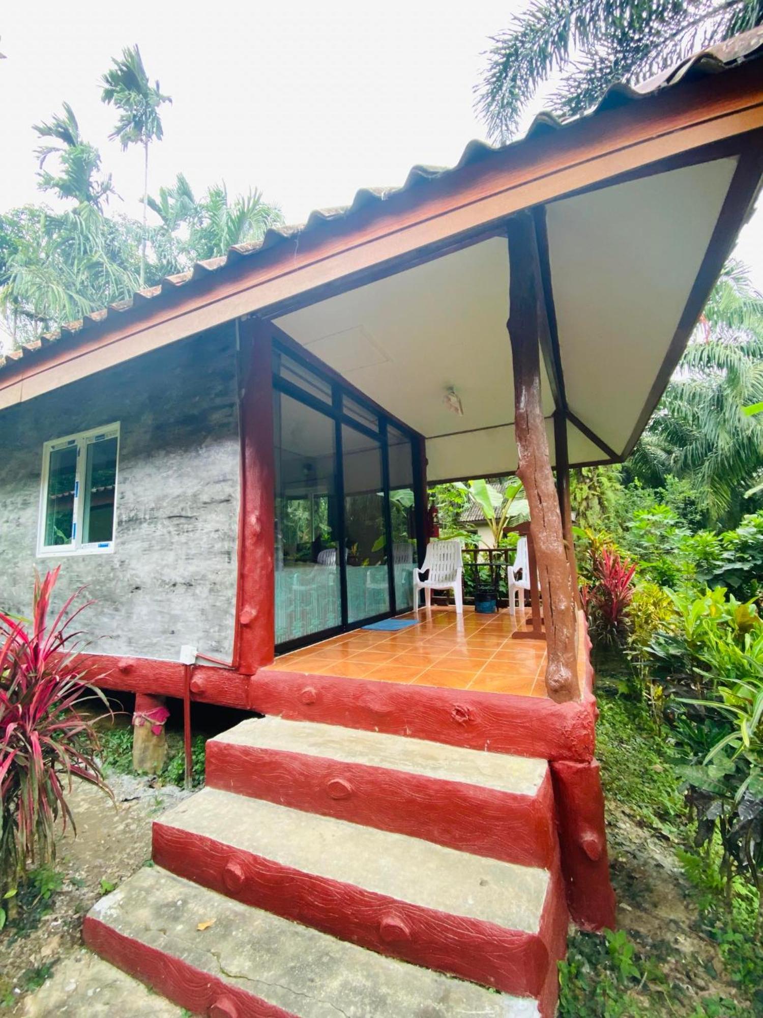 Отель Khao Sok Nung House Khao Sok National Park Экстерьер фото
