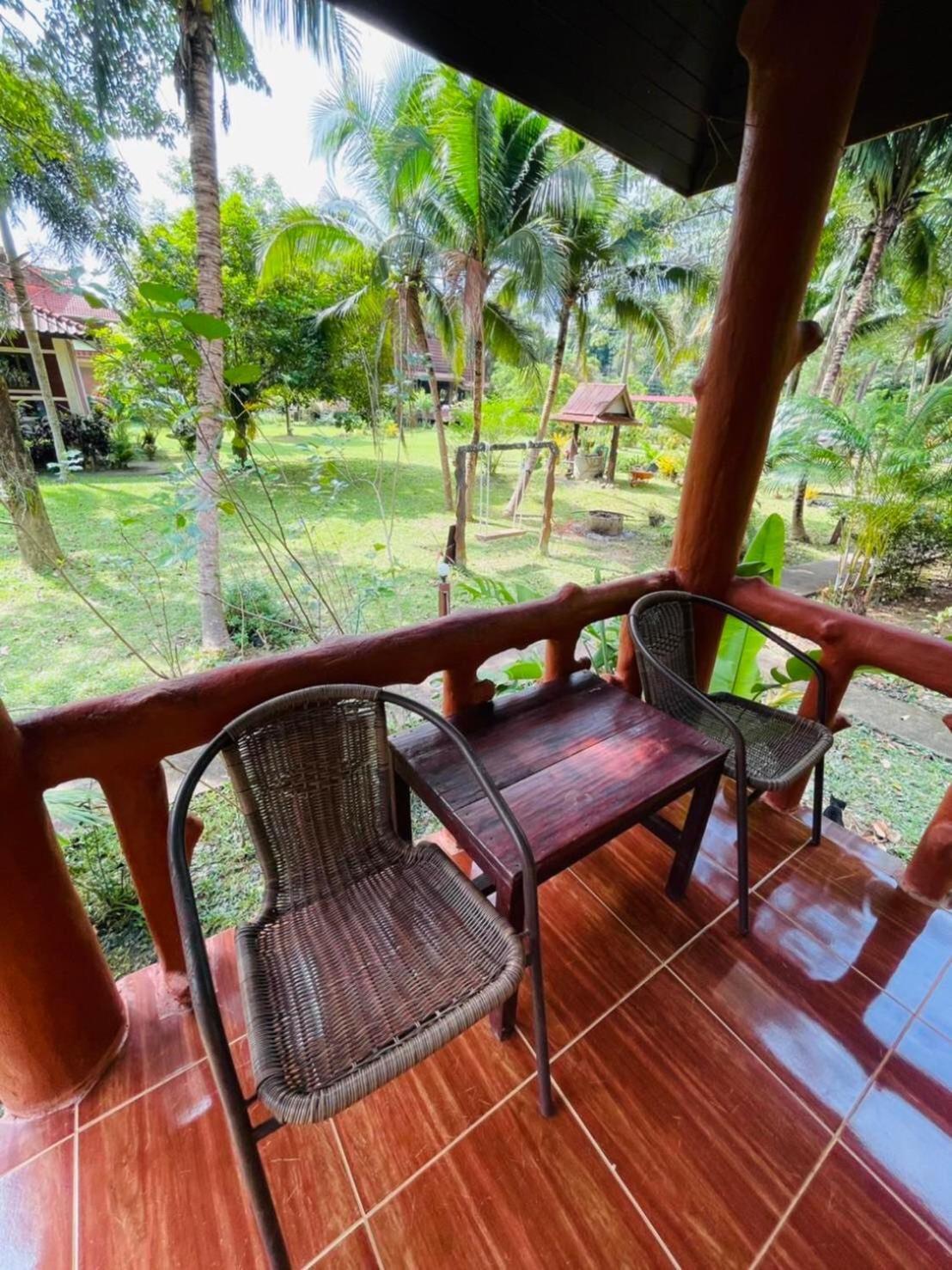 Отель Khao Sok Nung House Khao Sok National Park Экстерьер фото