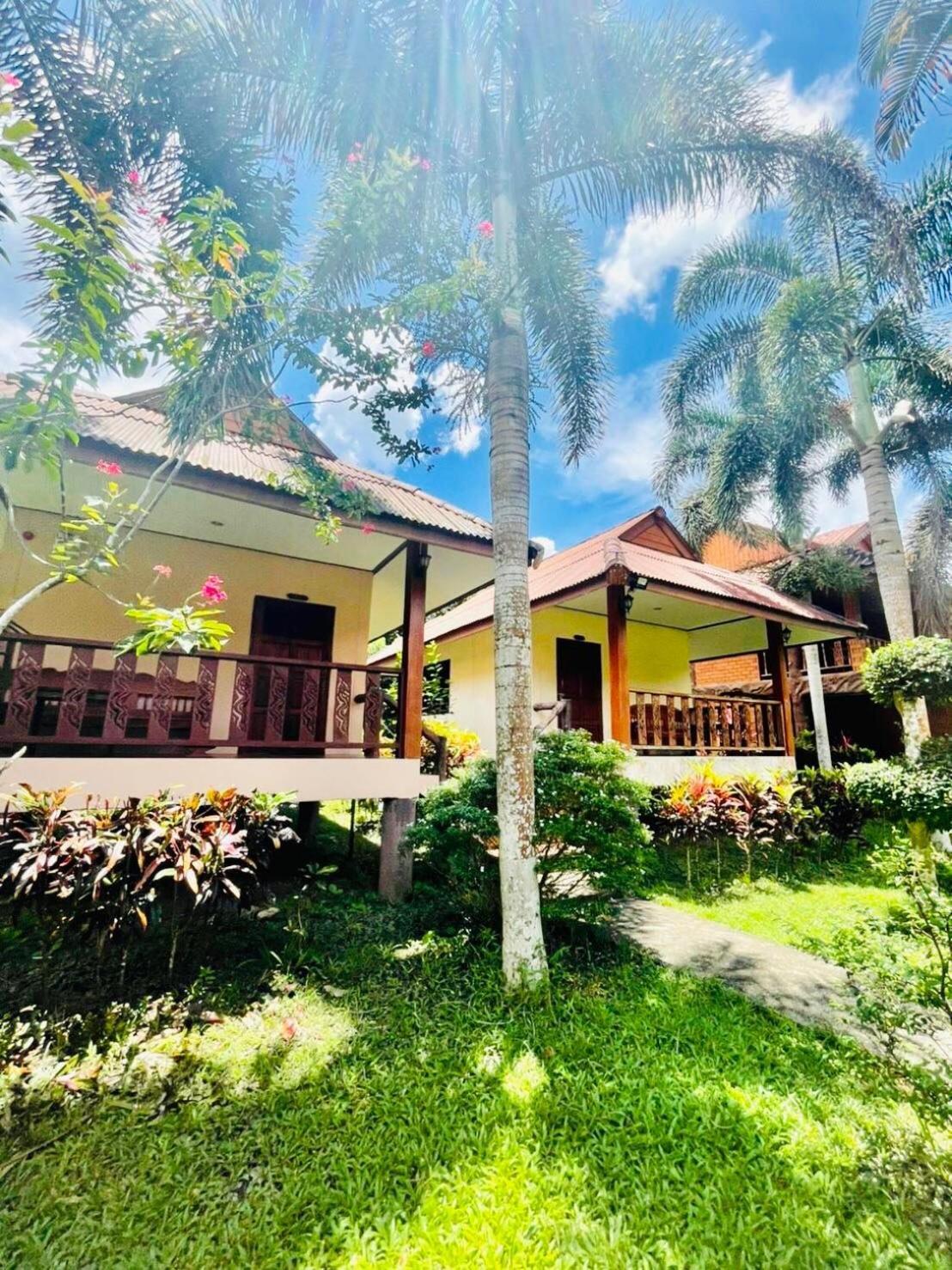 Отель Khao Sok Nung House Khao Sok National Park Экстерьер фото