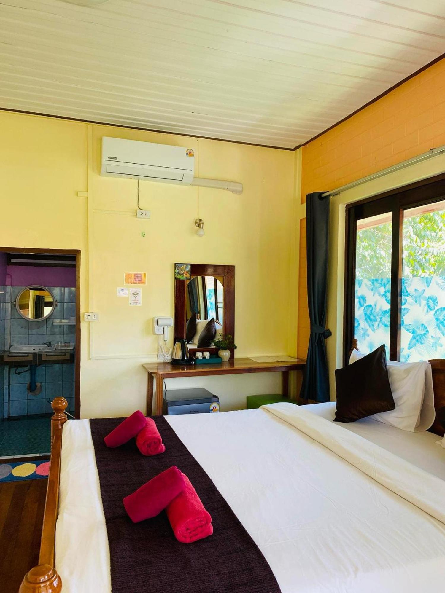 Отель Khao Sok Nung House Khao Sok National Park Экстерьер фото