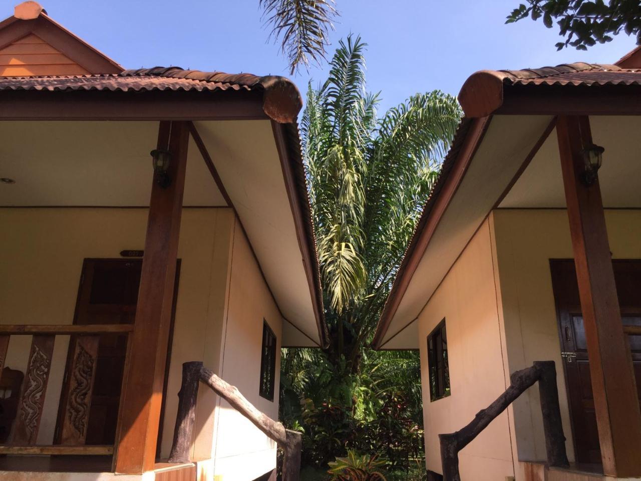 Отель Khao Sok Nung House Khao Sok National Park Экстерьер фото
