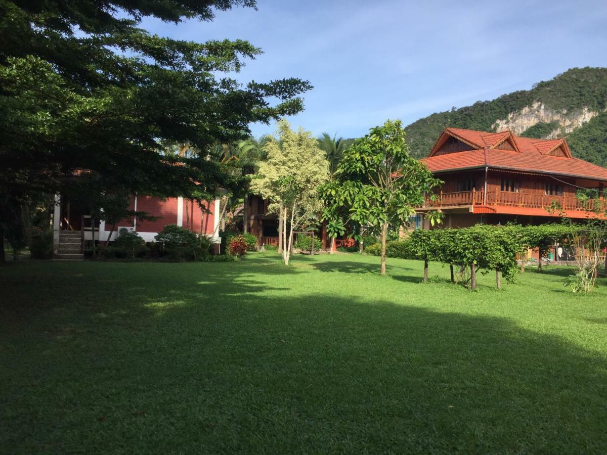 Отель Khao Sok Nung House Khao Sok National Park Экстерьер фото